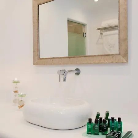 Absolute Bliss Hotel Imerovigli (Santorini)