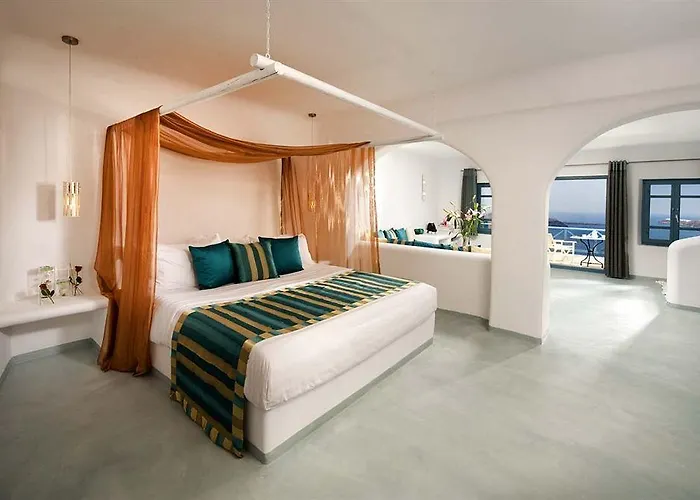 Absolute Bliss Imerovigli (Santorini)