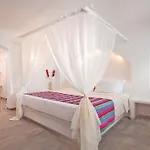 Absolute Bliss Hotel Imerovigli (Santorini)