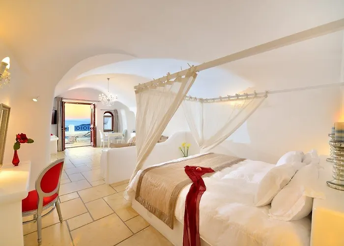 Absolute Bliss Hotel Imerovigli (Santorini)